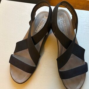 NWOT Mephisto womens pastora crisscross leather sandals black Sz:  9
